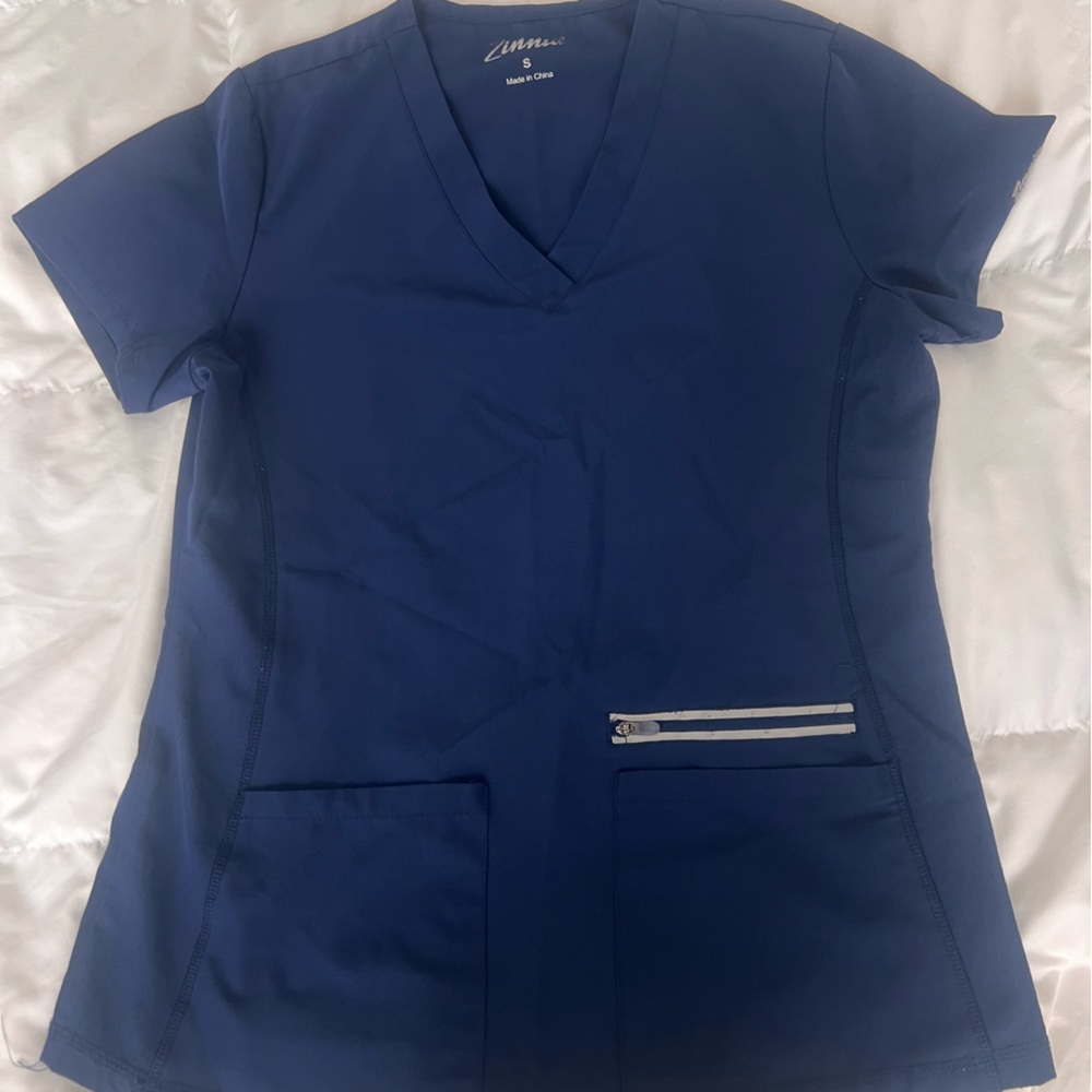 Scrub top
